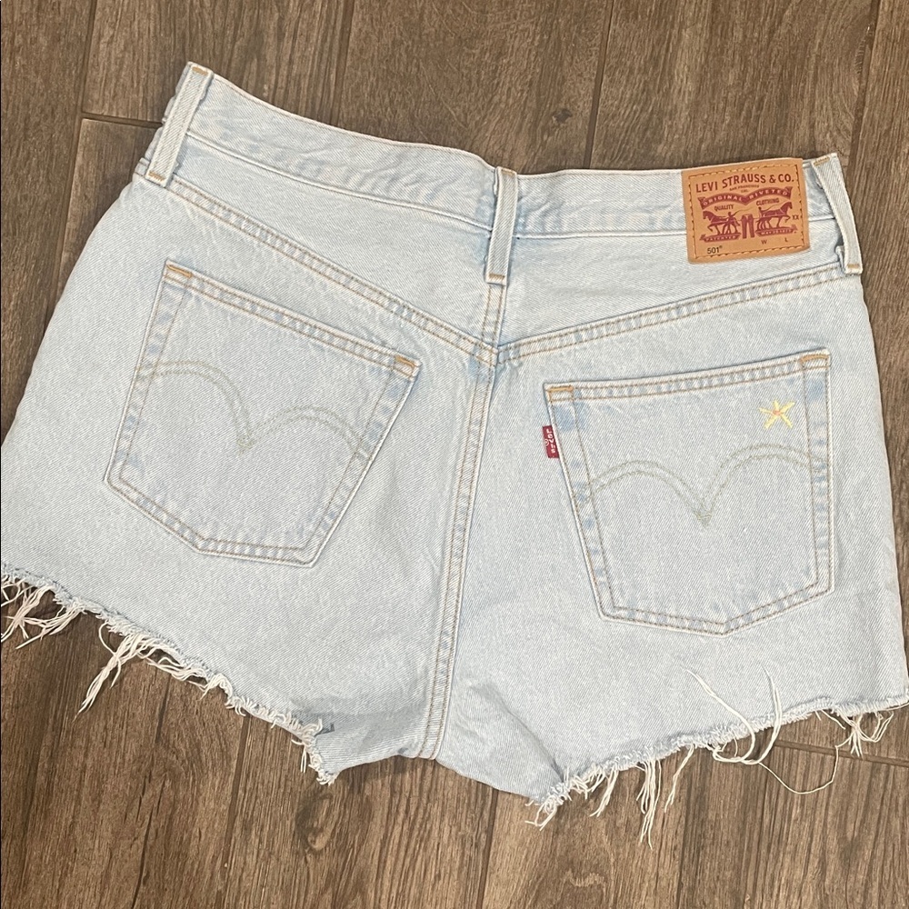 Levi's Sky Blue Denim Embroidered Daisies Frayed Shorts - Picture 3 of 5